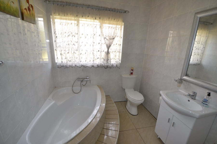 4 Bedroom Property for Sale in Jan Cillierspark Free State
